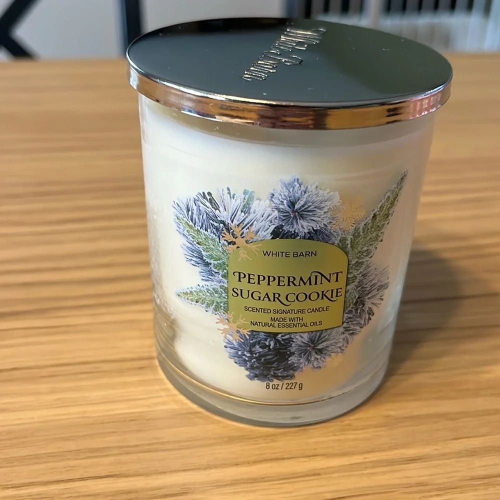 Bath & Body Works Single Wick Candle. Peppermint Sugar Cookie. - Picture 1 of 3